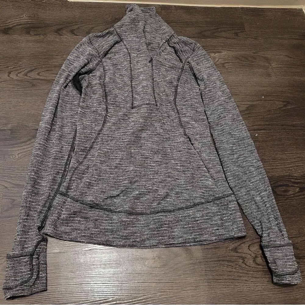 Lululemon Athletica Black and White Knit Quarter Zip Pullover 8 Activewear